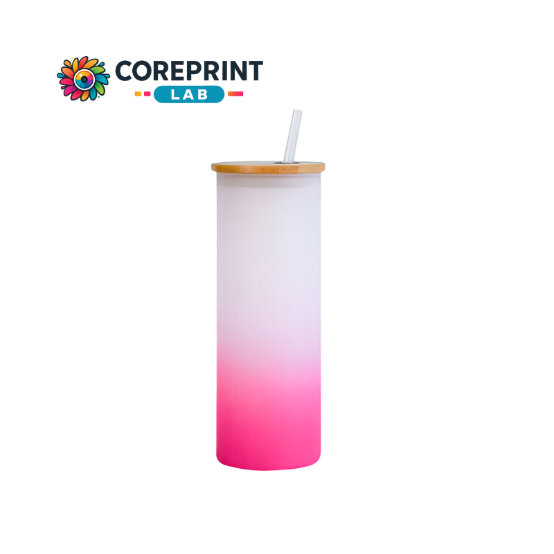 Vaso de Vidrio Recto Satinado con Tapa de Bambú y Popote con Fondo Rosa 16 oz – Ideal para Sublimación y Regalos Personalizados